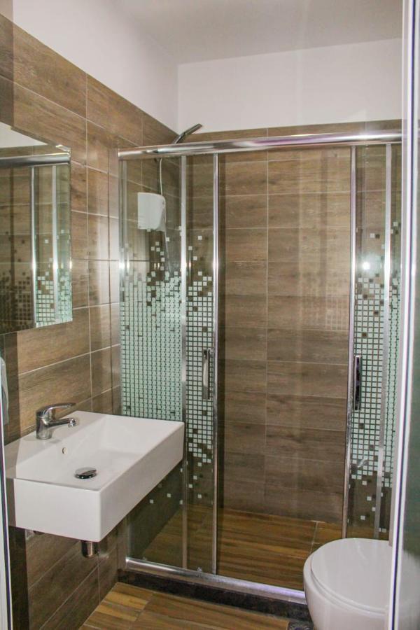Hotel Golden Shkodër Dış mekan fotoğraf